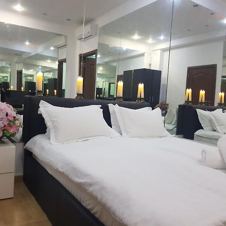 Mirrors Room Mega Mall National Arena Букурещ Екстериор снимка